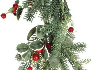 5ft (157cm) Holly Berry Garland